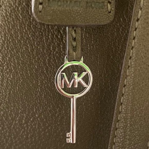 Michael Kors Knox Drawstring Loden Leather Bucket Bag w silver hardware EUC - Picture 16 of 16